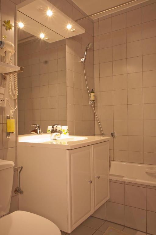 Hotel Winzenberg Blienschwiller Ruang foto